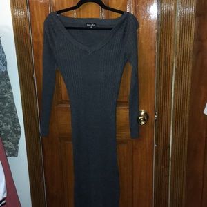 Long sleeve tight maxi dress Weiner’s grey v neck